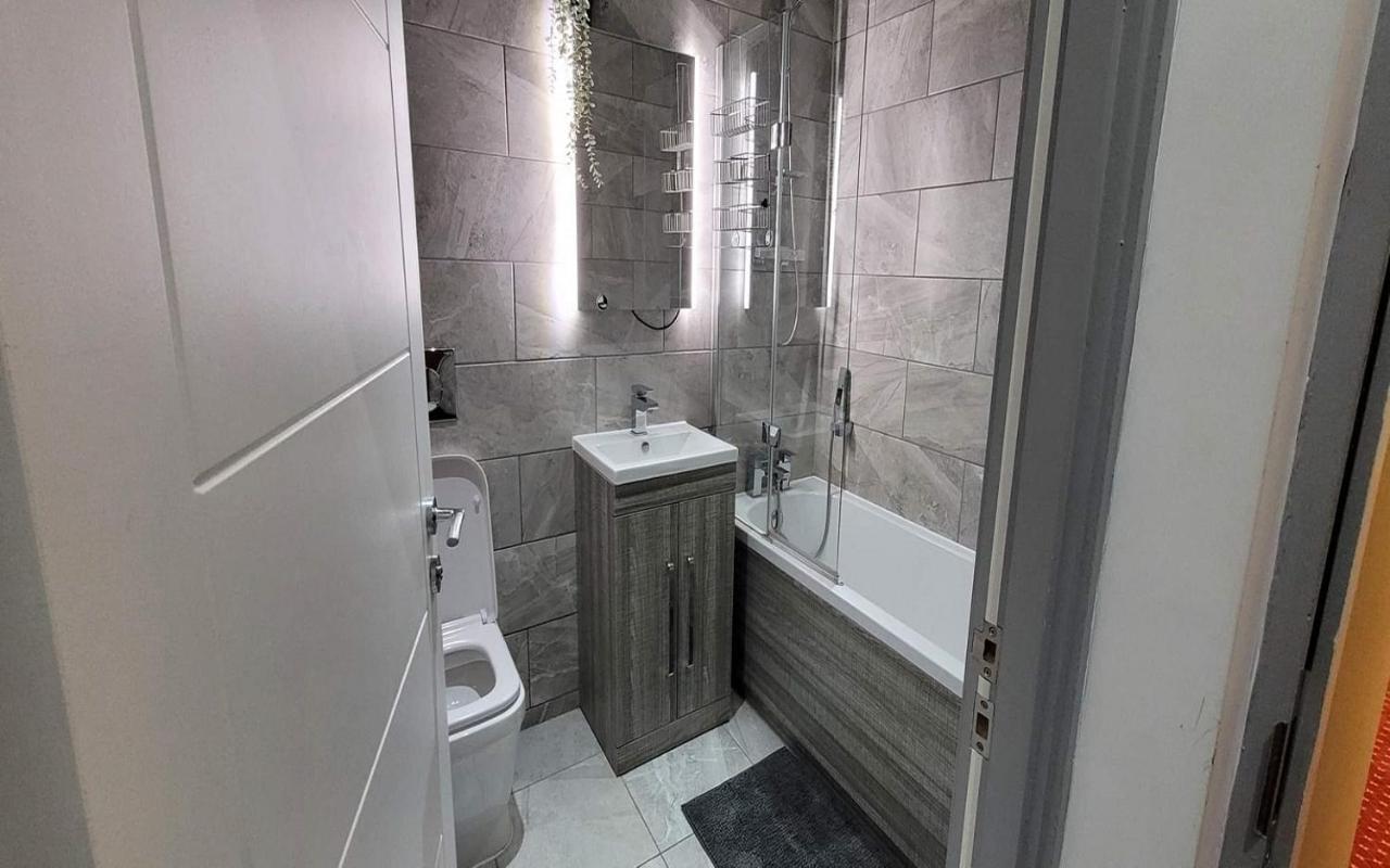 Centre Deluxe Whole Sleeps 4 D2 Apartment *